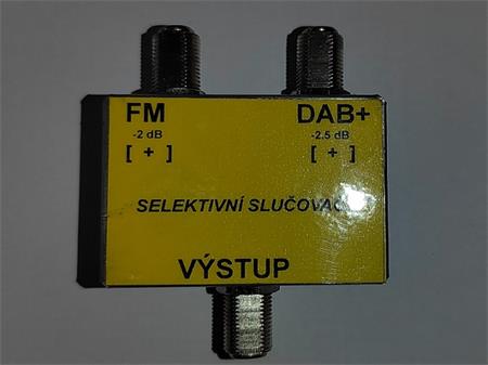 Anténní slučovač FM/DAB+, konektory F